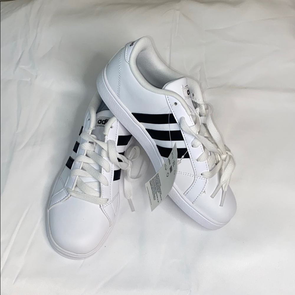 NWT- Adidas boys sneakers - Picture 1 of 1